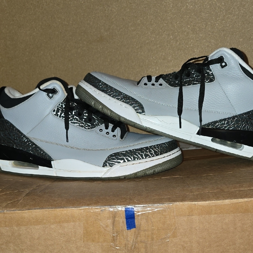 Jordan Gray and Black Sneakers - Picture 12 of 13